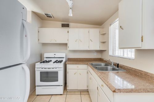 5209 25 St, Tucson AZ 85711-5912 exterior