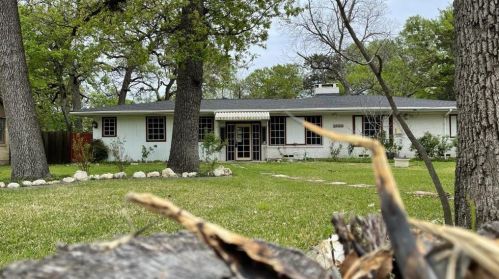 1326 English St, Irving TX  75061-4950 exterior