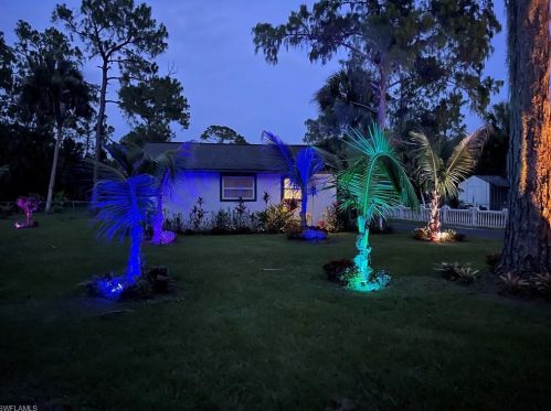 260 9 St, Naples FL 34117-2156 exterior