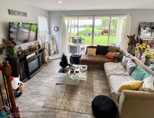 12049 Knightsbridge Ln, Fort Pierce FL 34987-2731 exterior