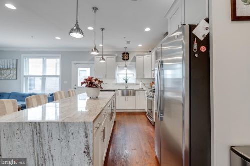 925 Lawrence St, Philadelphia PA 19122-3721 exterior