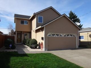 4137 66th Ave, Portland, OR 97206-3656