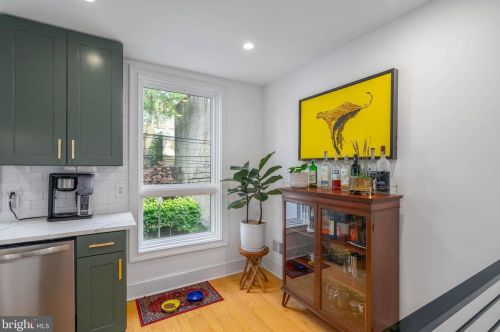 1018 Leithgow St, Philadelphia PA  19123-1421 exterior