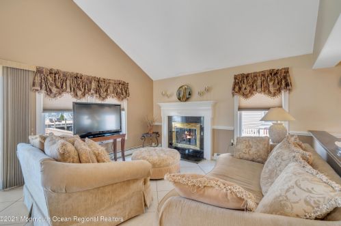 80 Storm Jib Ct, Berkeley Township NJ 08721-1417 exterior