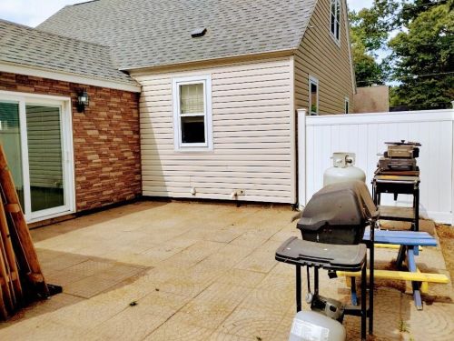 2476 Glenside Blvd, Meskegon MI 49441-3271 exterior