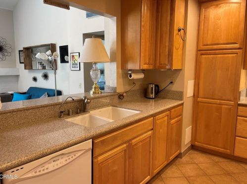 4687 San Sebastian Dr, Oxnard CA  93035-3644 exterior