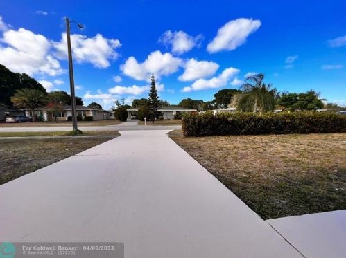 124 Lobster Rd, Fort Pierce FL  34983-1718 exterior