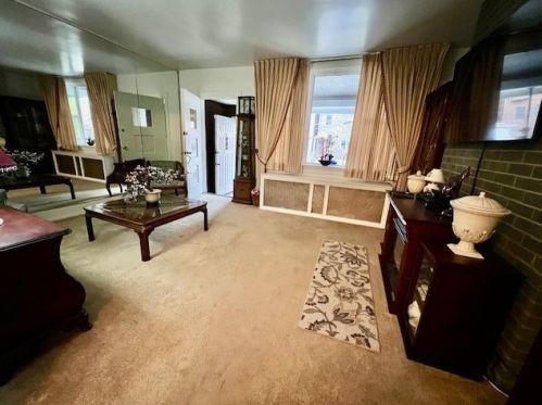 515 Aspen St, Pittsburgh PA 15122-1234 exterior