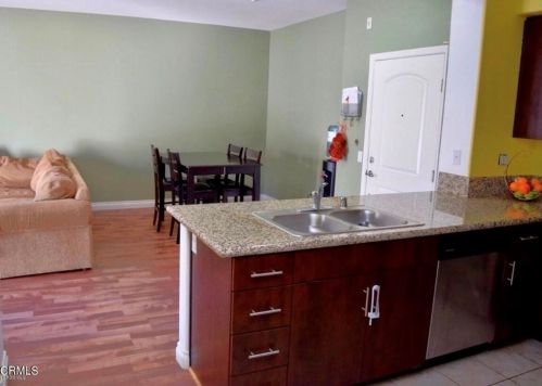 353 Riverpark Blvd, Oxnard CA  93036-7622 exterior