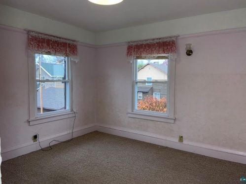 959 84 Ave, Duluth MN 55807-1751 exterior