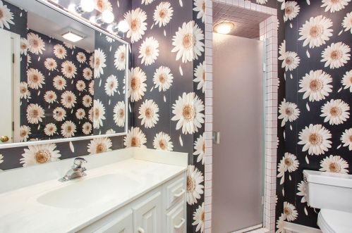 3461 Charlevoix Dr, Grand Rapids MI 49546-7061 exterior