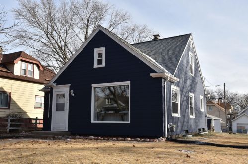 5504 33rd St, Milwaukee WI  53221-4026 exterior