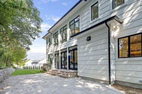 87 Levbert Rd, Newton MA 02459-3008 exterior