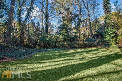 6160 Heards Creek Dr, Atlanta GA  30328-3635 exterior