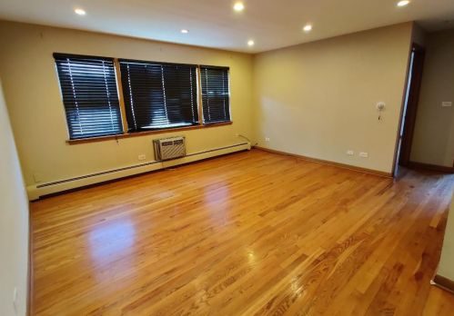 7303 Fullerton Ave, Chicago, IL 60707-2618