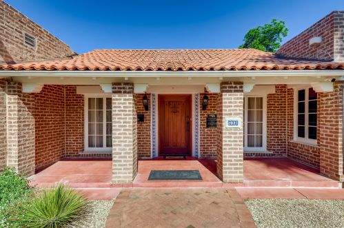 2021 Alvarado Rd, Phoenix AZ  85009-2830 exterior