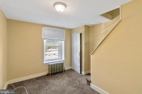 227 Lemonte St, Philadelphia PA 19128-4519 exterior