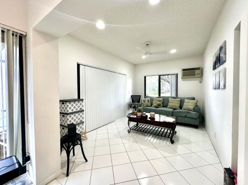 5670 Piping Rock Dr, Boynton Beach FL exterior