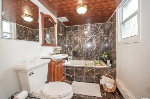 55 Kelsey Ave, Huntington Station NY 11746-1109 exterior