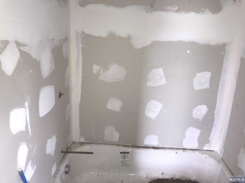 194 Wainwright St, Newark NJ 07112-1226 exterior