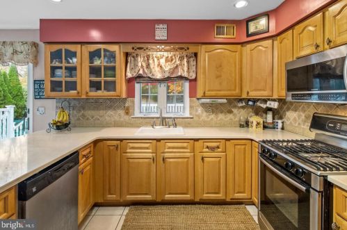 35 Alessio Ter, Trenton NJ 08620-9772 exterior