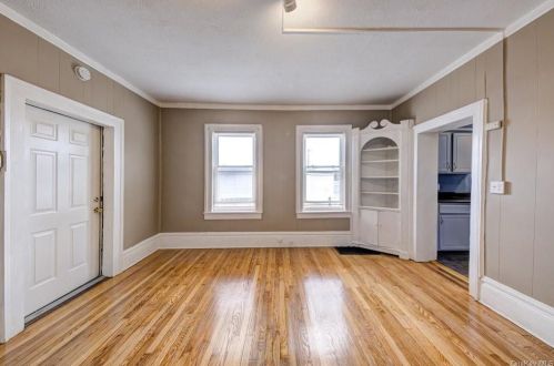 8 Roberts St, Middletown NY 10940-5008 exterior