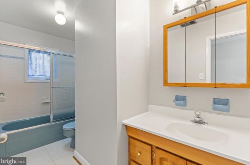 1921 Dundee Rd, Rockville MD exterior