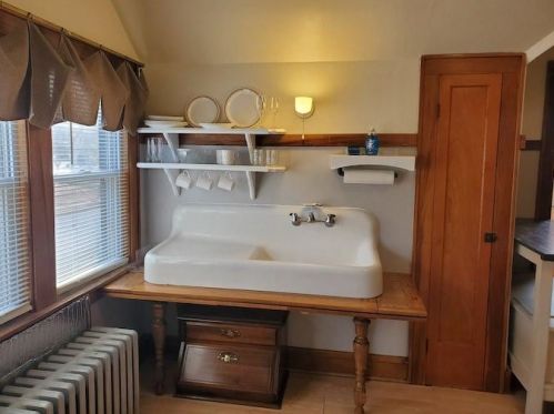 5525 Wisconsin Ave, Milwaukee WI 53208-3067 exterior