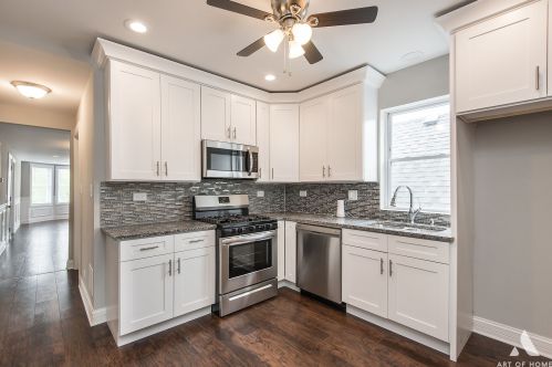 8722 Buffalo Ave, Chicago IL  60617-3307 exterior