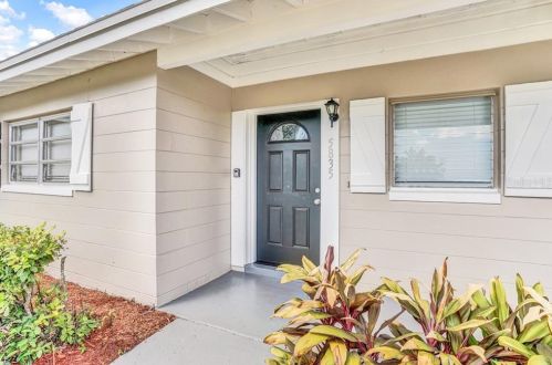 5835 Bolling Dr, Orlando FL  32808-6001 exterior