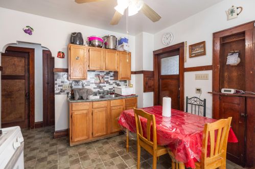 1570 Oklahoma Ave, Milwaukee WI 53207-2939 exterior