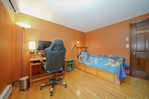 35 Plainfield St, Enfield CT 06082-5814 exterior