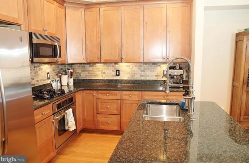 422 Royal St, Alexandria VA  22314-2335 exterior