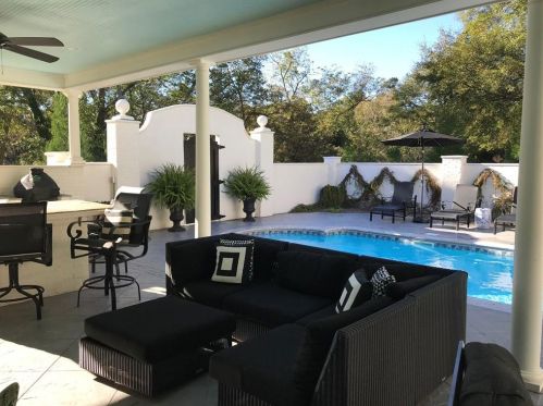 1647 Riverside Dr, Gainesville GA 30501-1837 exterior