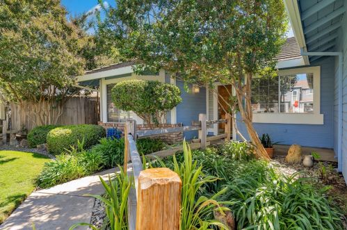 922 Springer Dr, Turlock CA 95382-0273 exterior