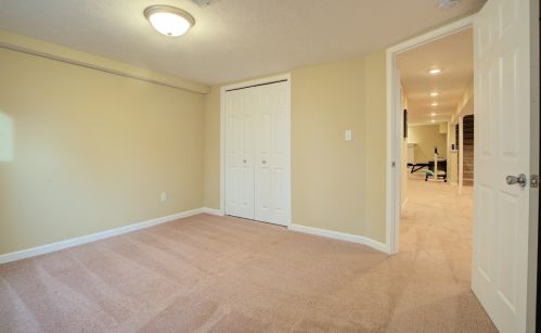 1516 Southlawn Dr, Wyoming MI exterior