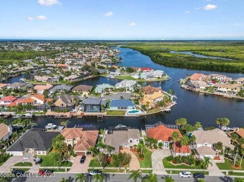 2006 Sykes Crk Dr, Merritt Island FL 32953-3065 exterior