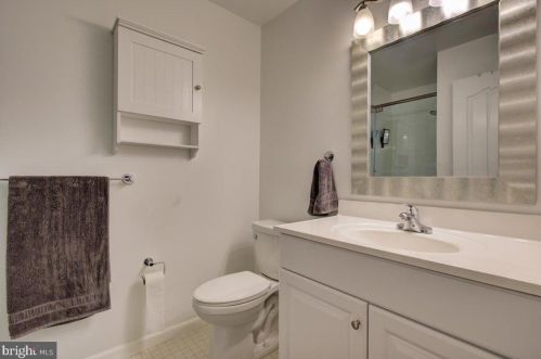 811 Foxmeadow Dr, Limerick PA  19468-1536 exterior