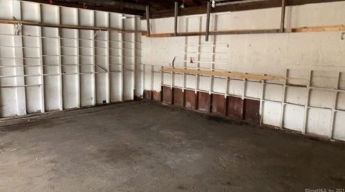 61 Derby Ave, Seymour CT 06483-3106 exterior