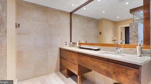 4512 Dolphin Ln, Alexandria VA 22309-3110 exterior