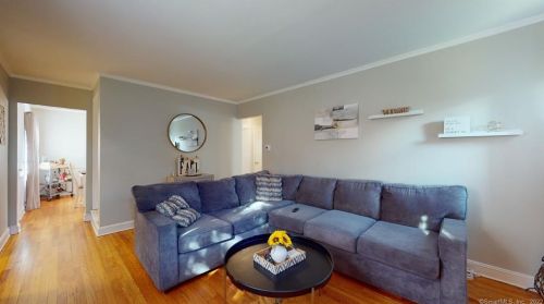 33 Linnmore Dr, Manchester CT  06040-3813 exterior