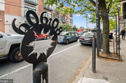 606 2nd St, Philadelphia PA 19133-3303 exterior