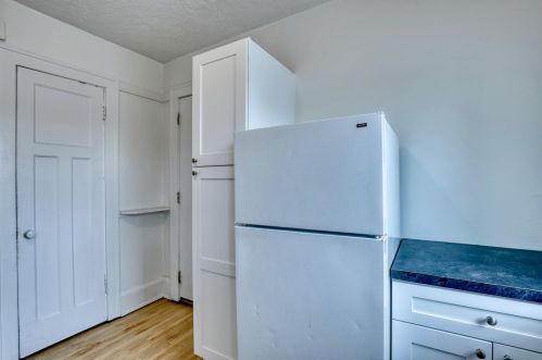 136 1 St, Milwaukee WI 53207-0014 exterior