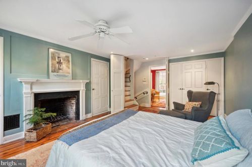 330 Camac St, Philadelphia PA 19107-5926 exterior