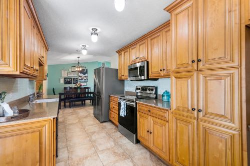 709 Dorchester St, Fort Pierce FL  34983-8762 exterior