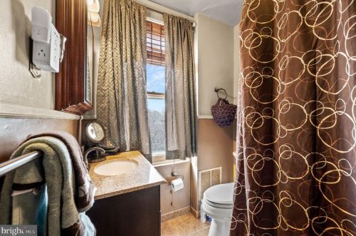 435 Ellis Ave, Darby PA 19023-2708 exterior