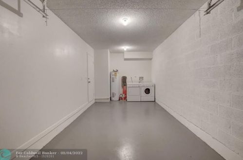 3 Mayfair Ln, Boynton Beach FL 33426-7717 exterior