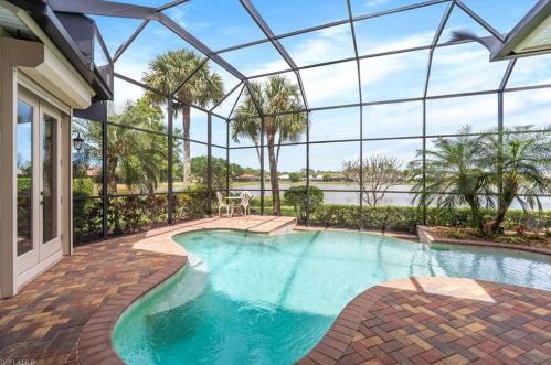 2046 Imperial Cir, Naples FL 34110-1089 exterior