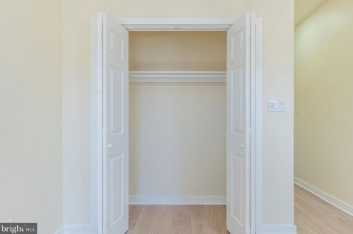 2418 Iseminger St, Philadelphia PA  19148-3518 exterior