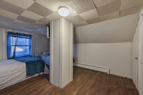 31 Ravenwood St, Springfield MA 01119-2202 exterior